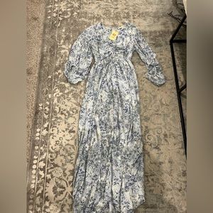 Entro blue, floral dress. New with tags, size small!